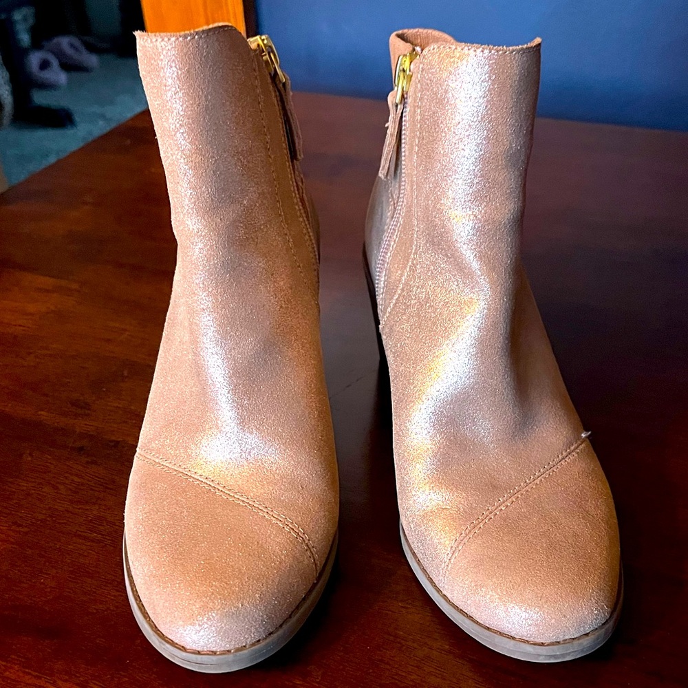 Tom’s Copper Boots Size 8